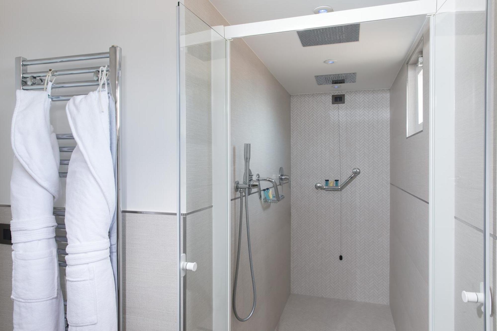 Executive Double or Twin Room,1037310247:JPEG