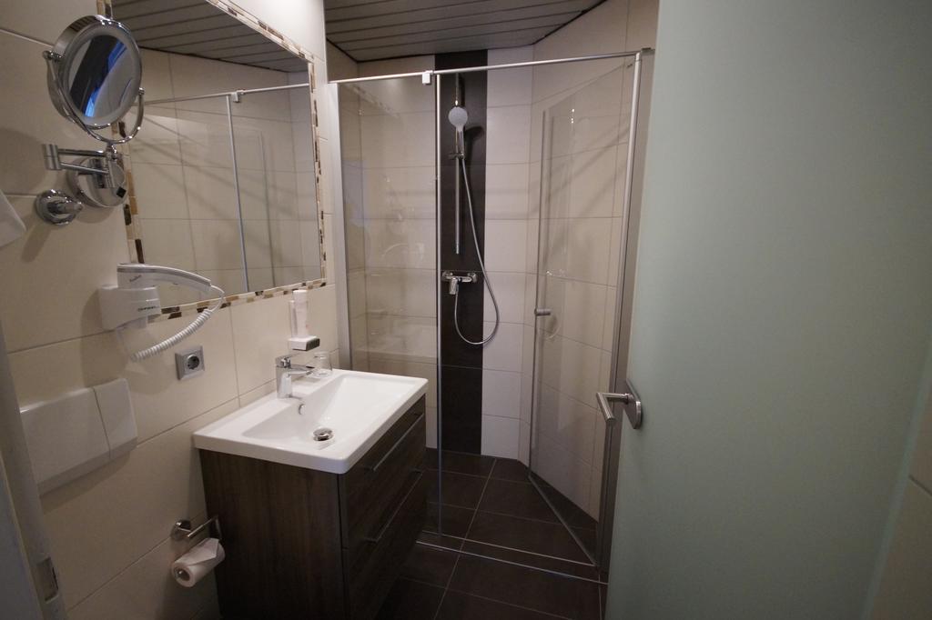 Economy Double Room,1433626147:JPEG