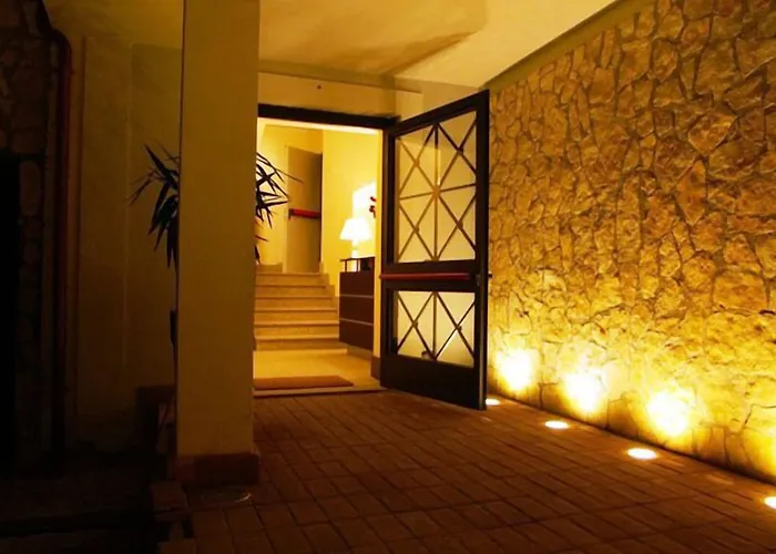 Günstiges Hotel: The Strand Hotel